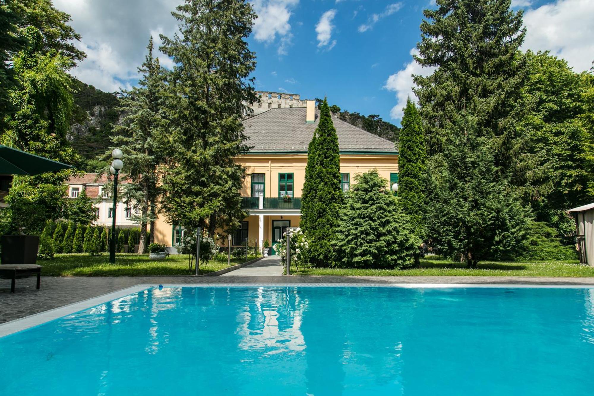 Wienerwald Residenz Баден Экстерьер фото